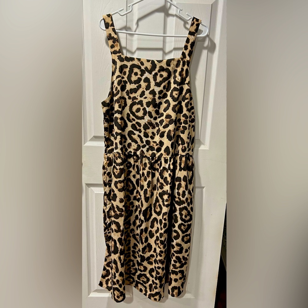 Sleeveless Cheetah Print Midi Dress